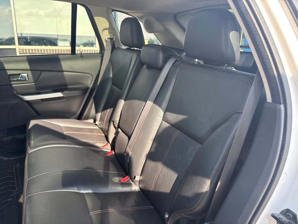 Used 2014 White Platinum Clearcoat Metallic Ford Limited image 33
