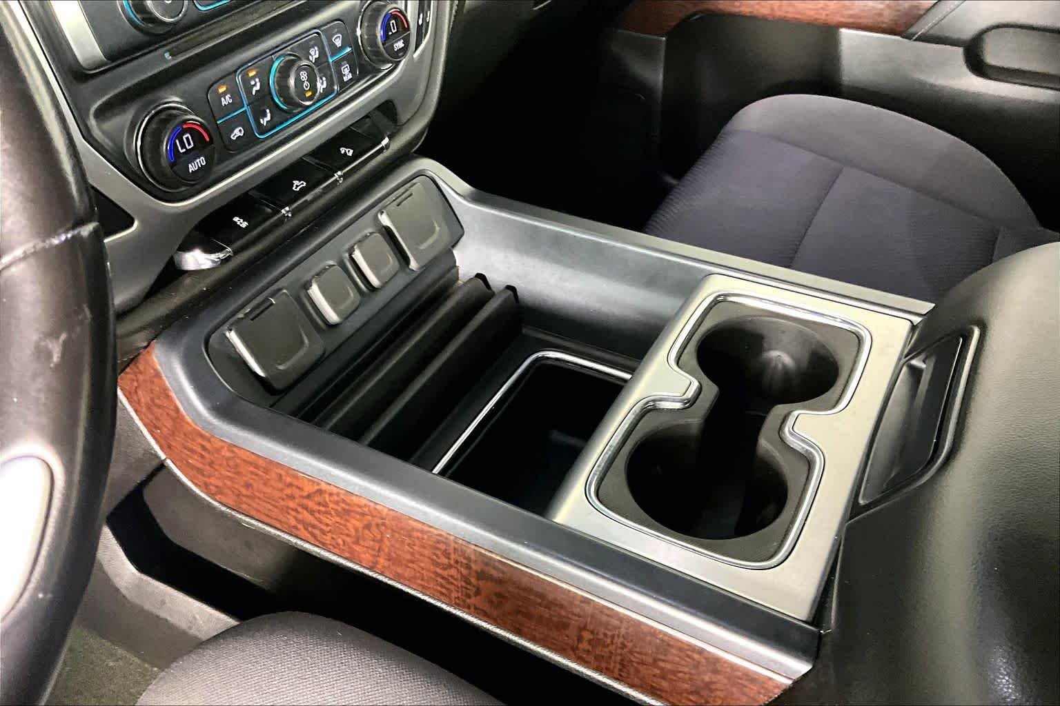 Used 2018 Cardinal Red GMC SLE image 16