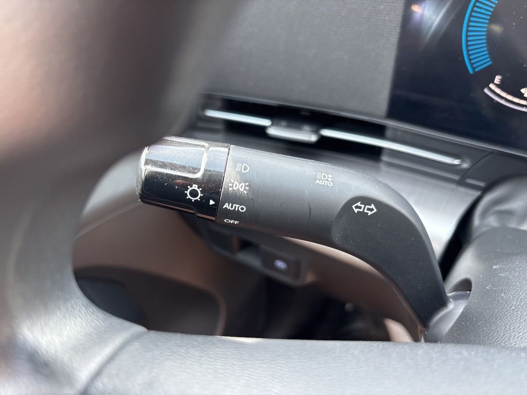 Used 2024 Black Hyundai SE image 24