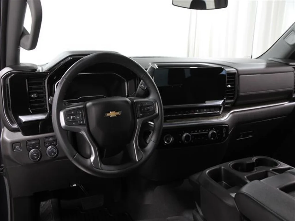 2023 Chevrolet Silverado 1500 LT - Photo 7