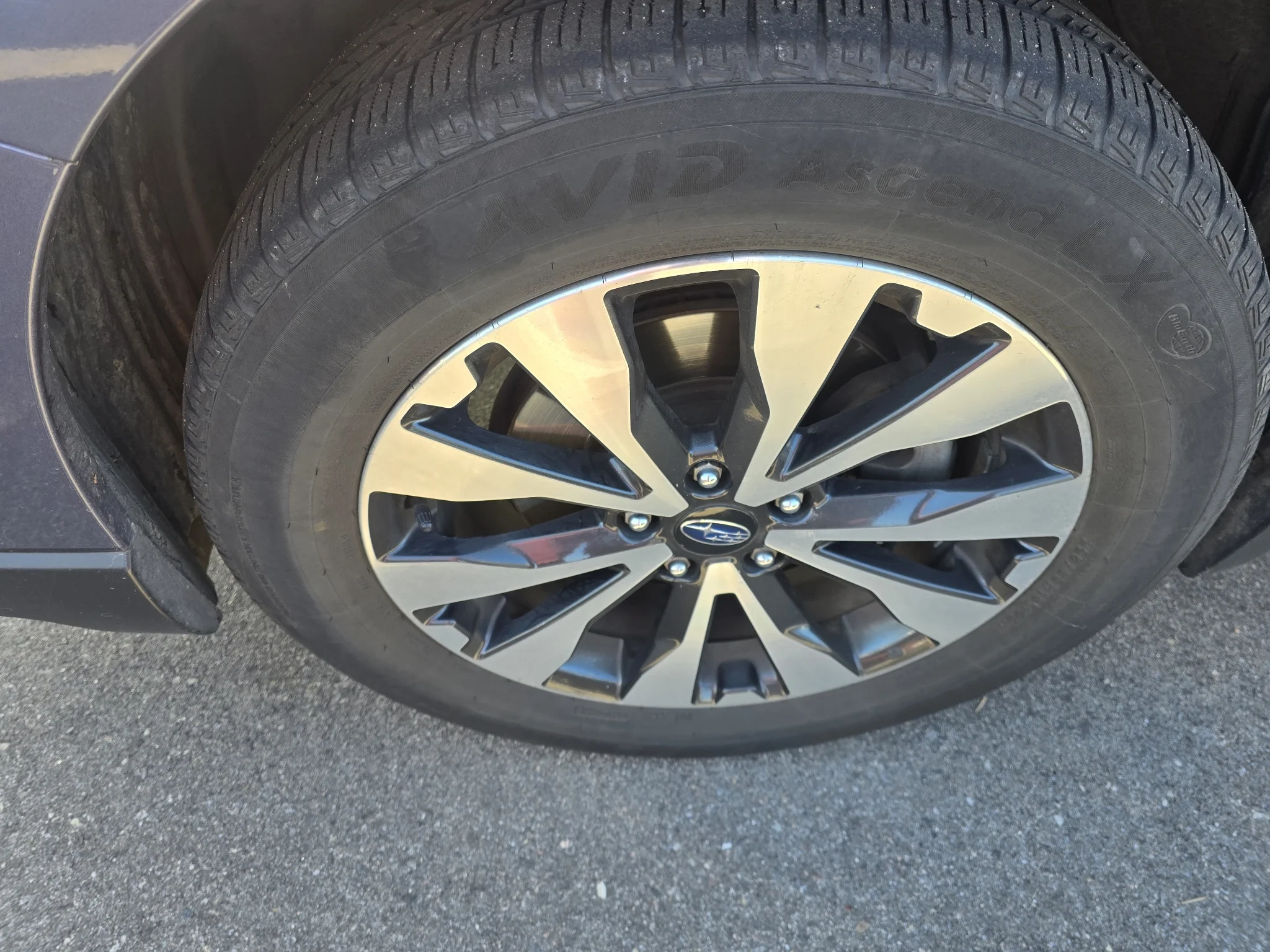 Used 2017 Twilight Blue Metallic Subaru Limited image 9