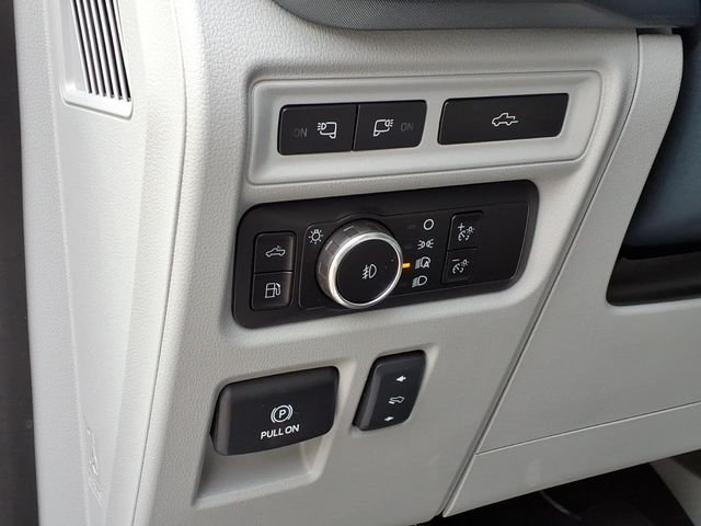 Used 2023 White Ford Limited image 24