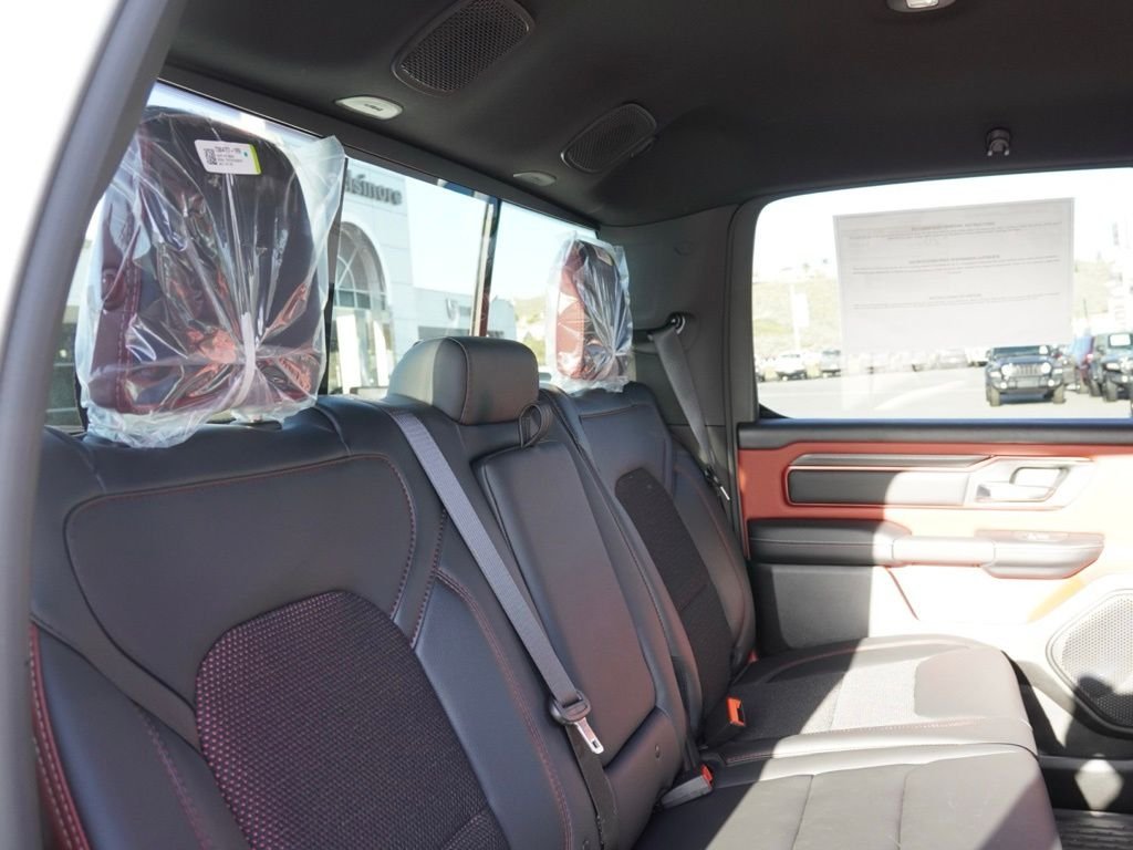 New 2026 Granite Crystal Metallic Clear-Coat Exterior Paint RAM Laramie image 27