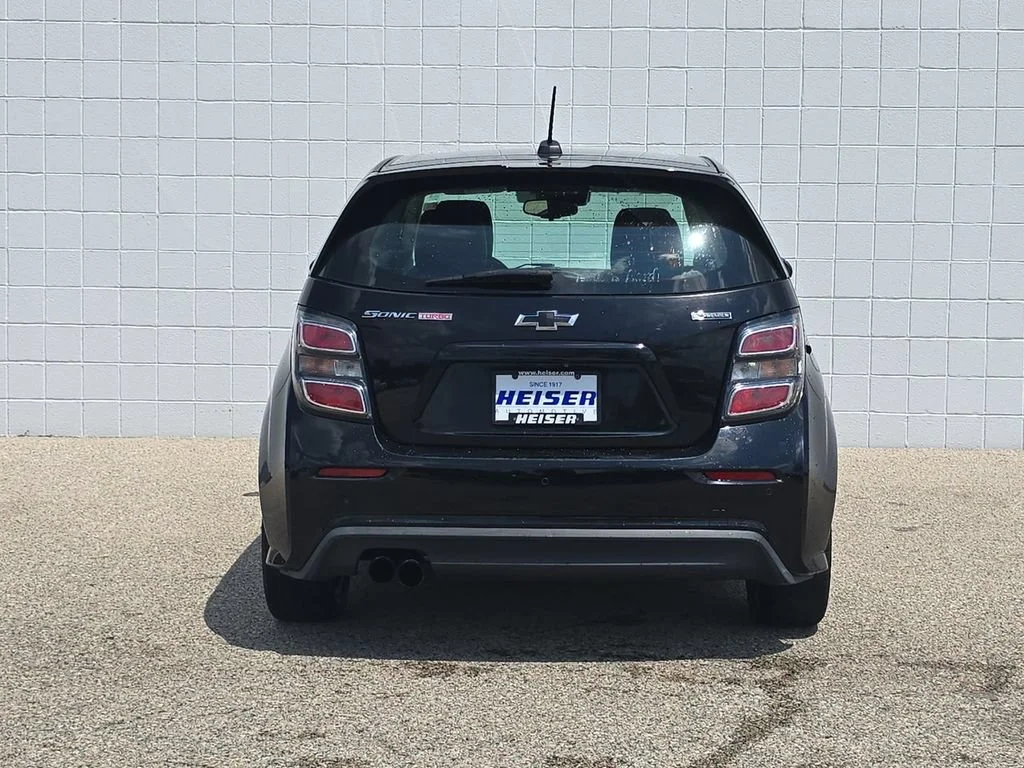 Used 2018 MOSAIC BLACK METALLIC Chevrolet Premier image 12