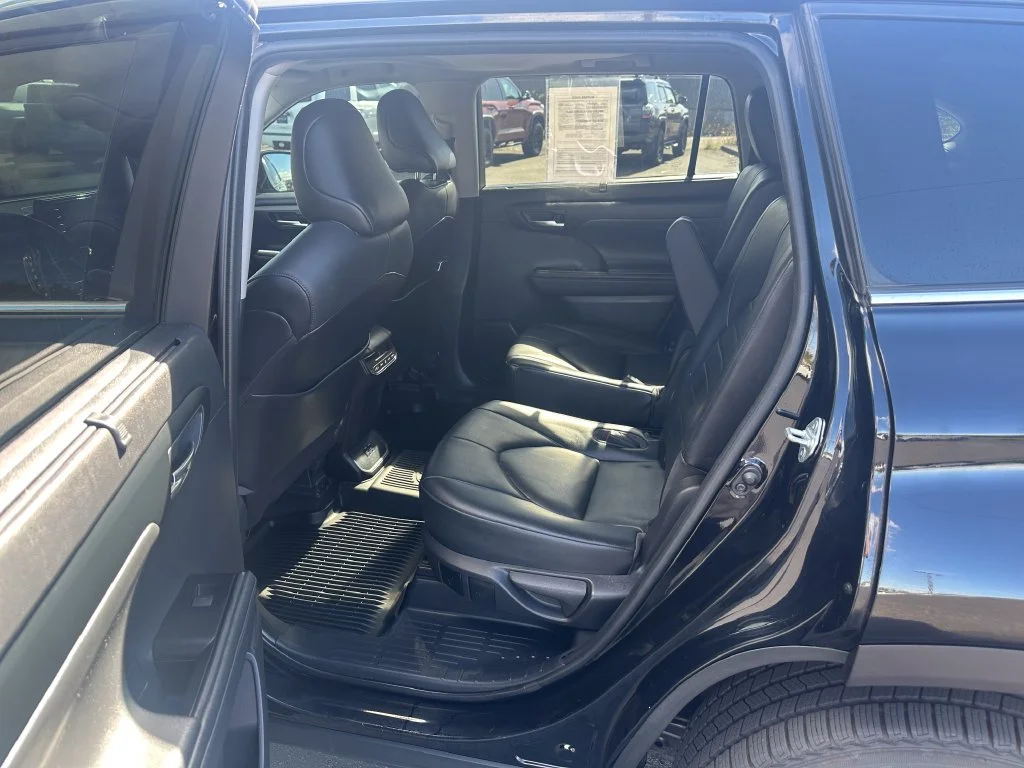 Used 2021 Black Toyota XLE image 14