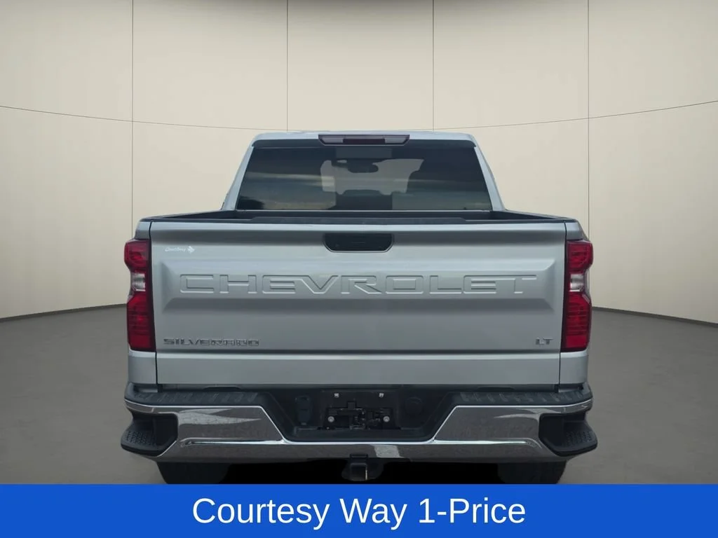 Used 2022 SILVER ICE METALLIC Chevrolet LT image 8