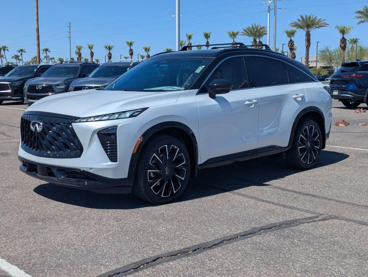 New 2027 2T RAD WHT INFINITI Autograph AWD image 1