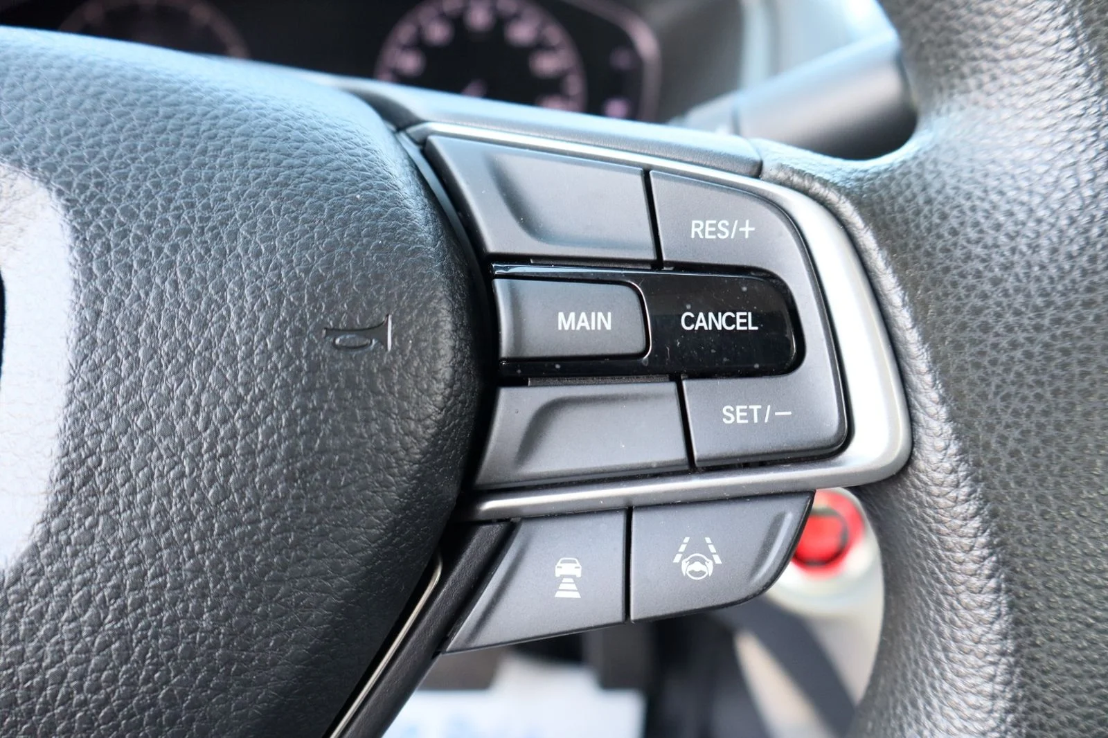 Used 2018 White Honda LX image 18