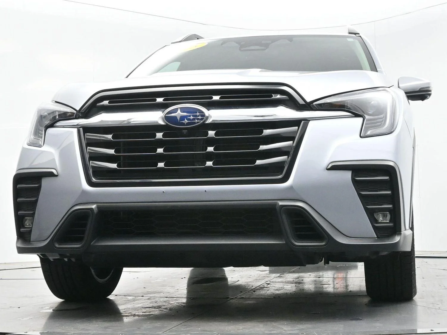 Used 2023 Ice Silver Metallic Subaru Limited image 47