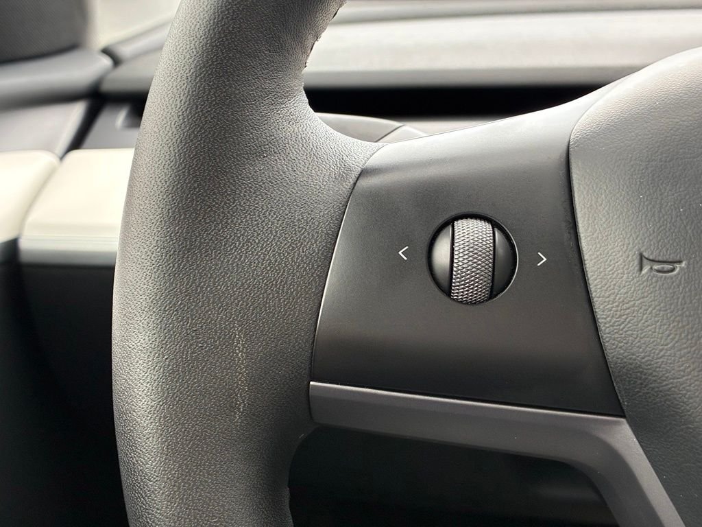 Used 2024  Tesla Long Range image 15