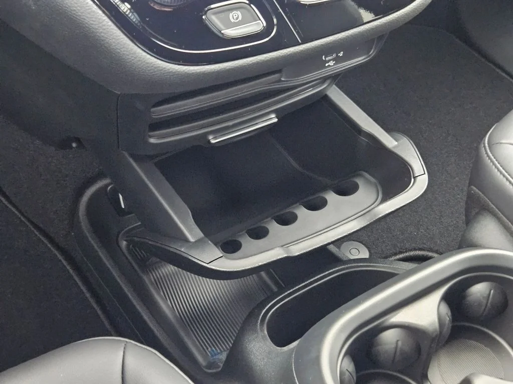 2026 Chrysler Pacifica Select - Photo 24