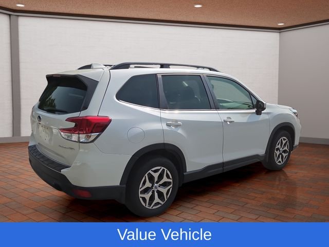 Used 2020 Crystal White Pearl Subaru Premium image 4