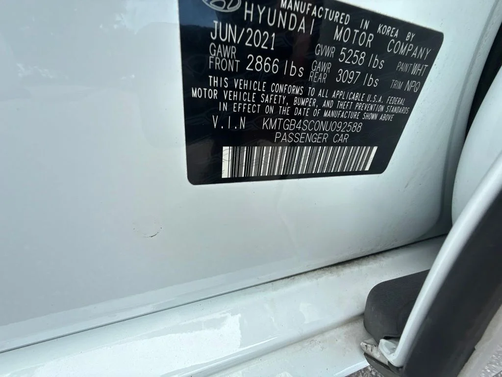 Used 2022 White Genesis 2.5T image 10