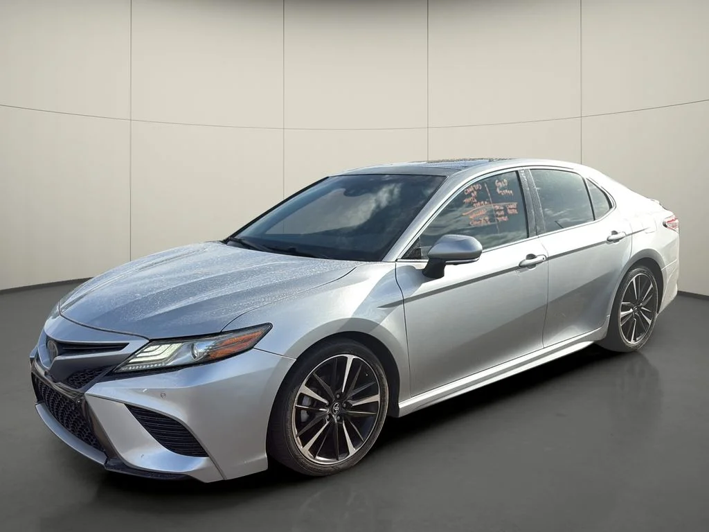 Used 2019 Silver Toyota XSE V6 image 3