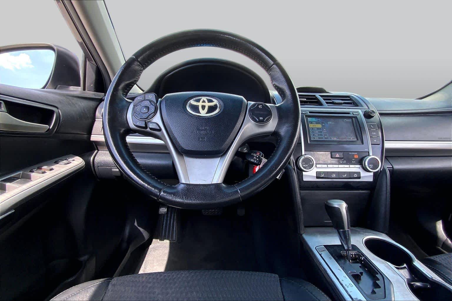 Used 2013 Magnetic Gray Metallic Toyota SE image 5