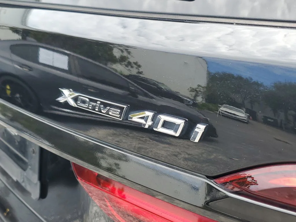 Used 2020 Black BMW xDrive40i image 7