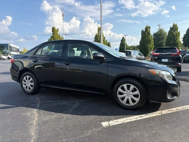 Used 2009 Black Sand Pearl Toyota LE image 4