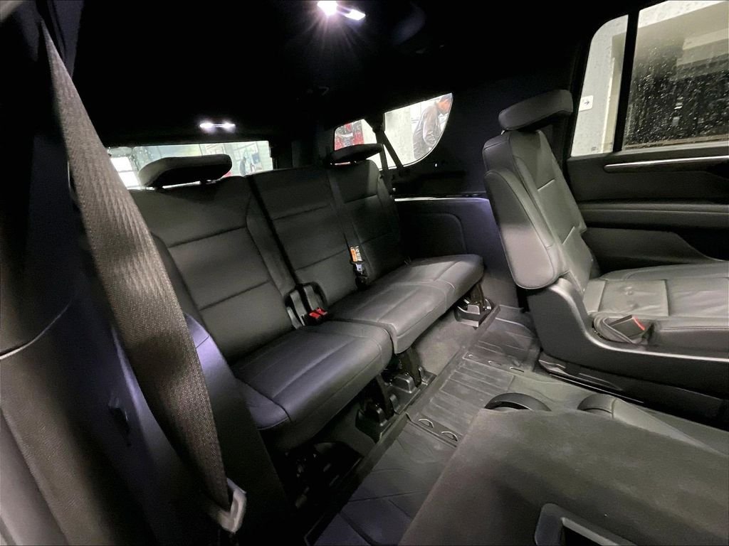 Used 2025 White Chevrolet LT image 17
