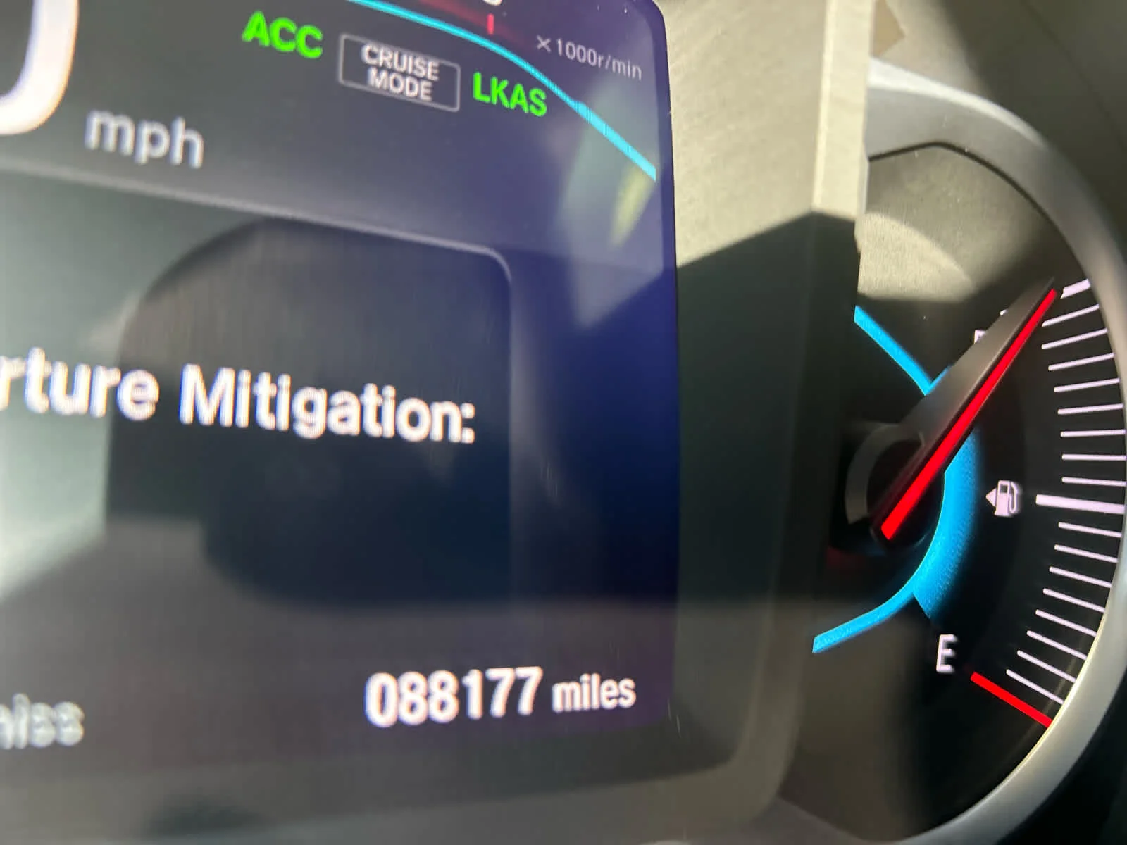 Used 2019 Modern Steel Metallic Honda Touring image 4