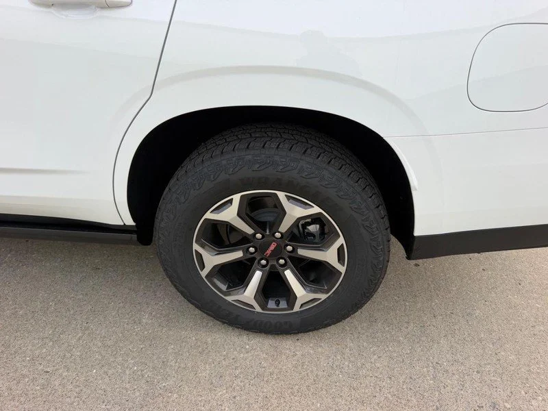 2026 GMC Yukon AT4 Ultimate - Photo 7