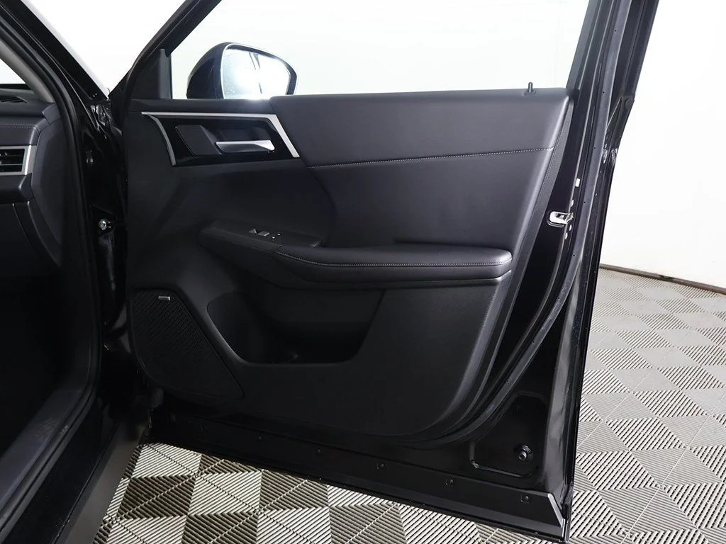New 2026 Black Mitsubishi SE image 23