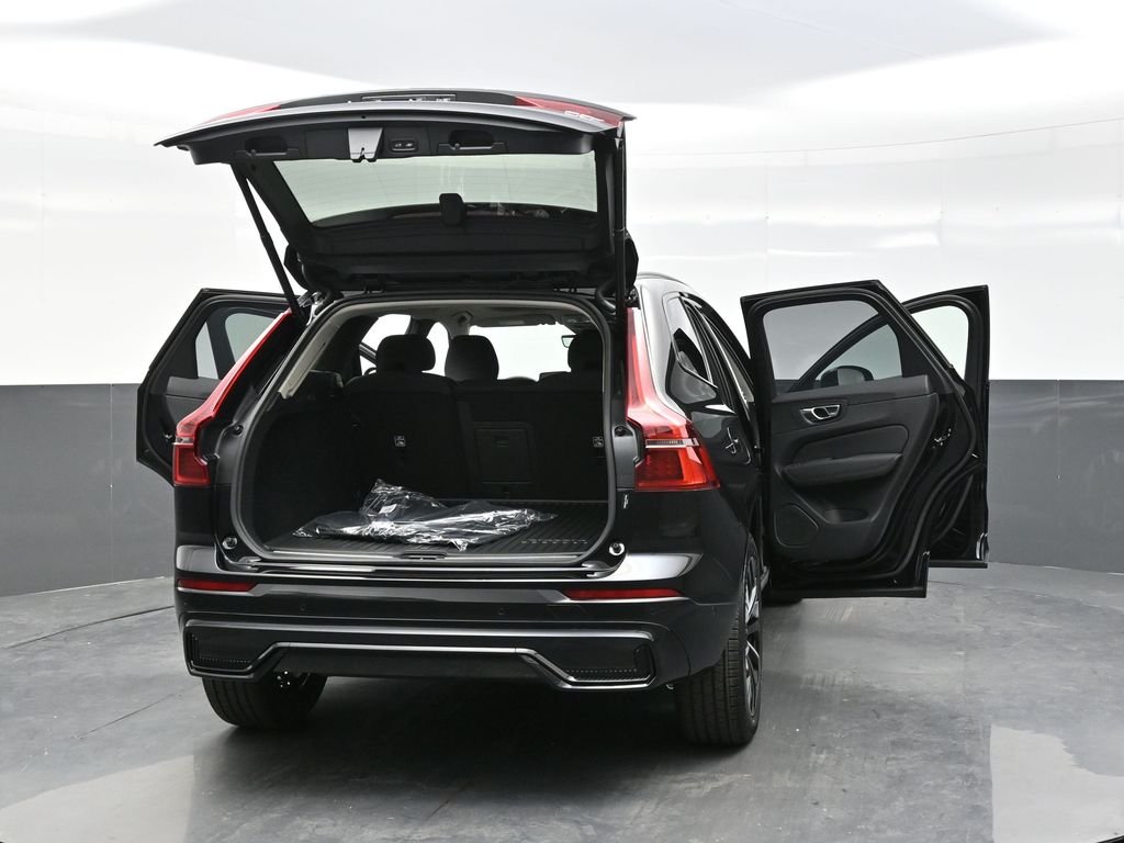 2026 Volvo XC60 Plus - Photo 29