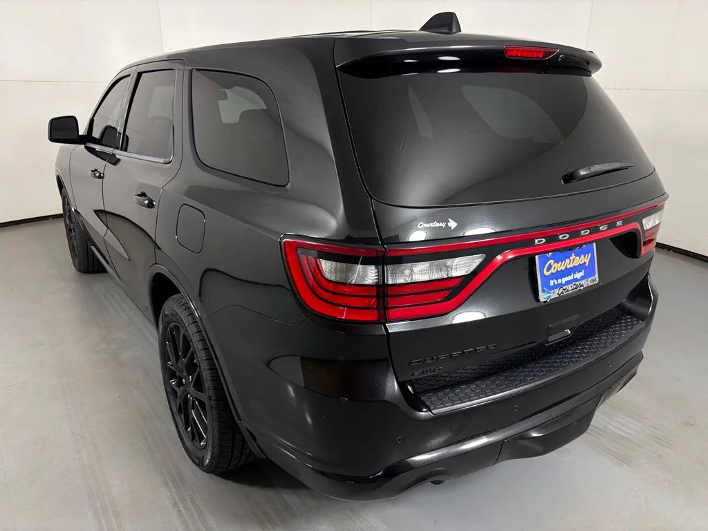 Used 2015 Black Dodge SXT image 6