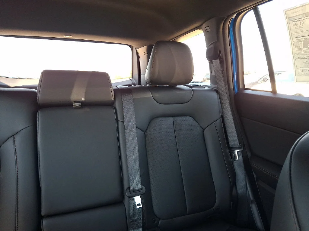 New 2026 Hydro Blue Pearl-Coat Exterior Paint Jeep Limited image 15
