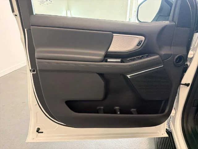New 2027 Star White Metallic Tri-Coat Ford MAX Active image 27