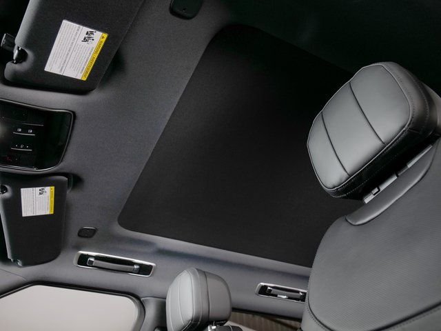 New 2026 Carpathian Grey Land Rover SE image 21