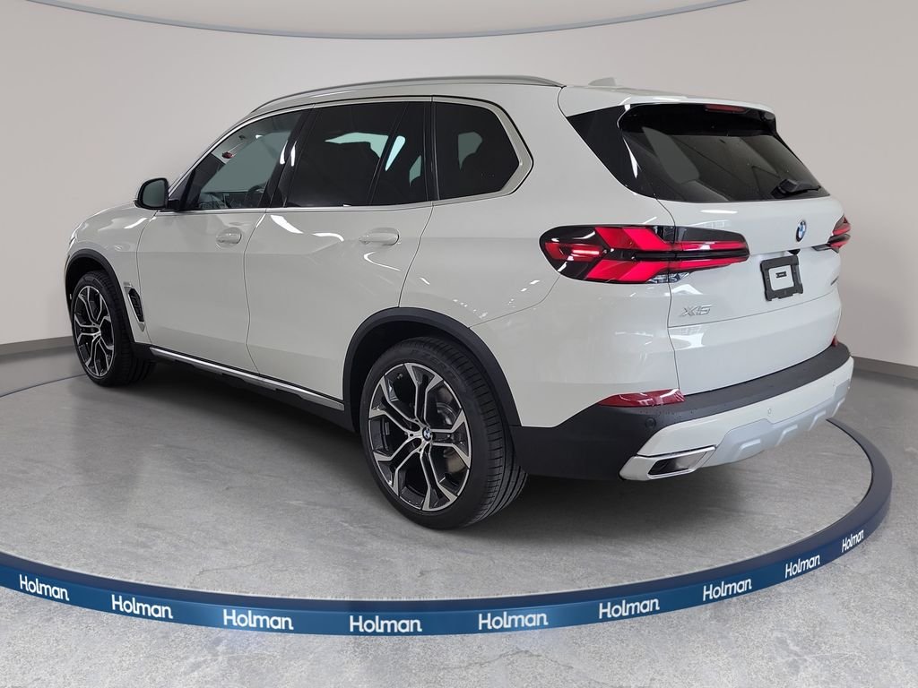 New 2026 Alpine White BMW sDrive40i image 7