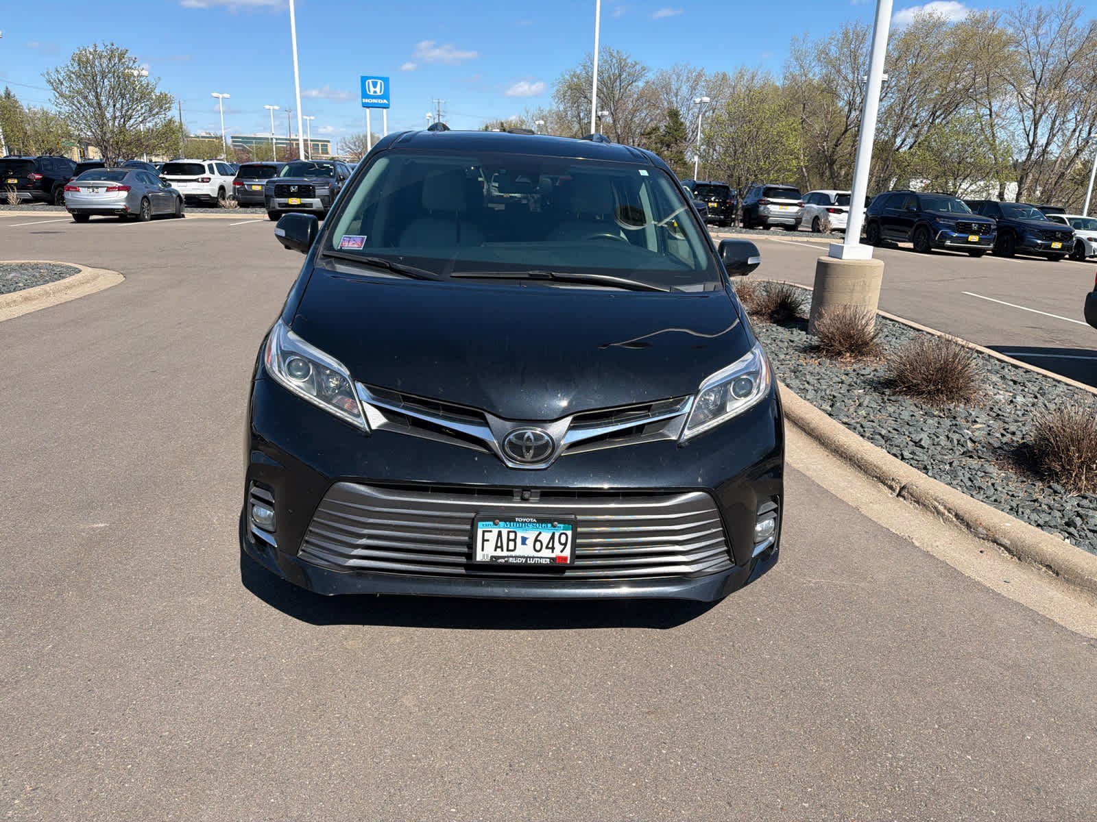Used 2020 Toyota Sienna Limited with VIN 5TDDZ3DC7LS250902 for sale in Hopkins, Minnesota