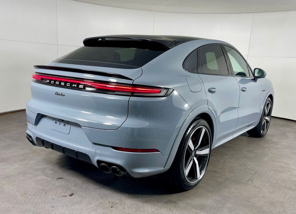 2025 Porsche Cayenne Coup Turbo E-Hybrid - Photo 7