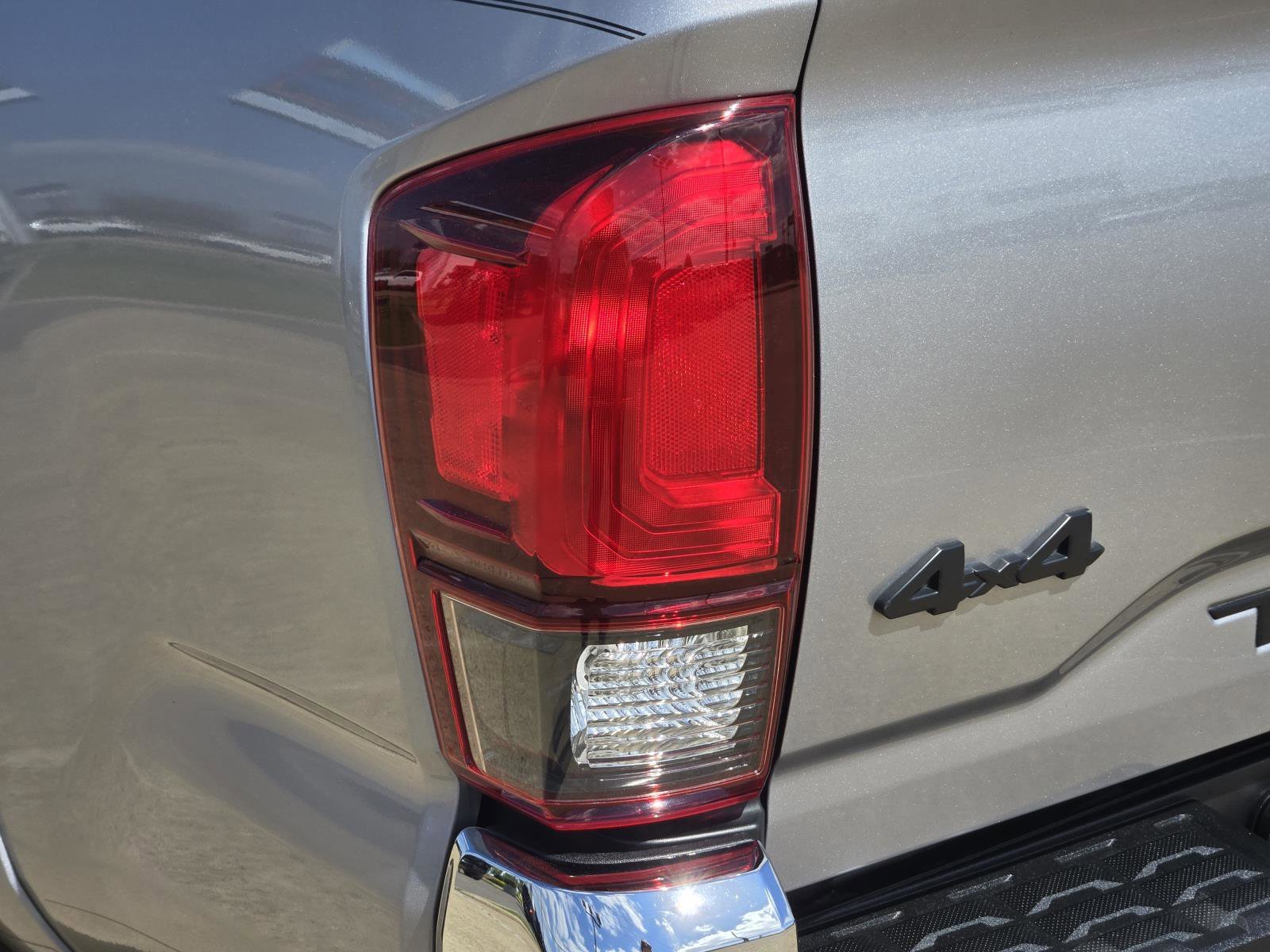 Used 2019 Magnetic Gray Metallic Toyota SR5 image 9