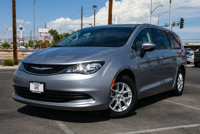 2023 Chrysler Voyager LX's photo
