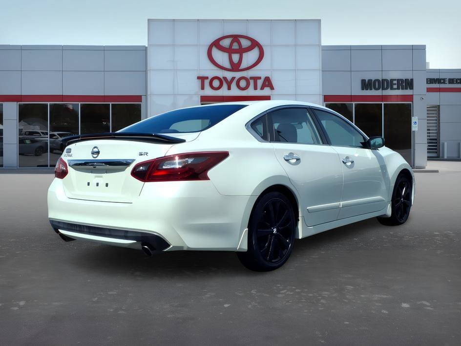 Used 2017 Pearl White Nissan 2.5 SR image 6