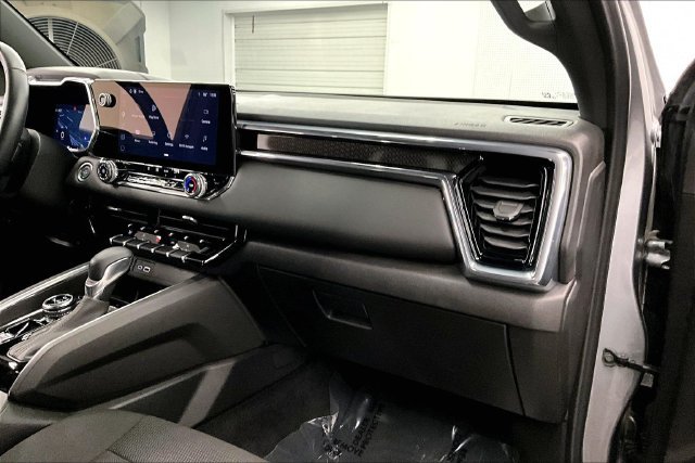 Used 2025 Sterling Metallic GMC Elevation image 19