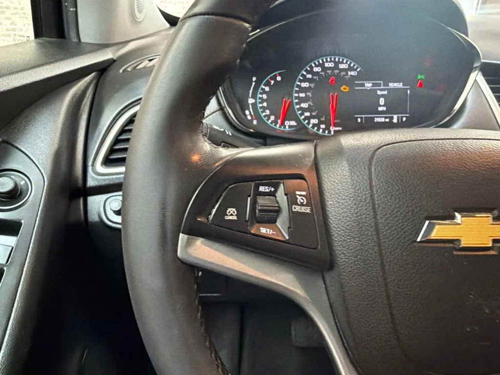 Used 2022 Blue Chevrolet LT image 17