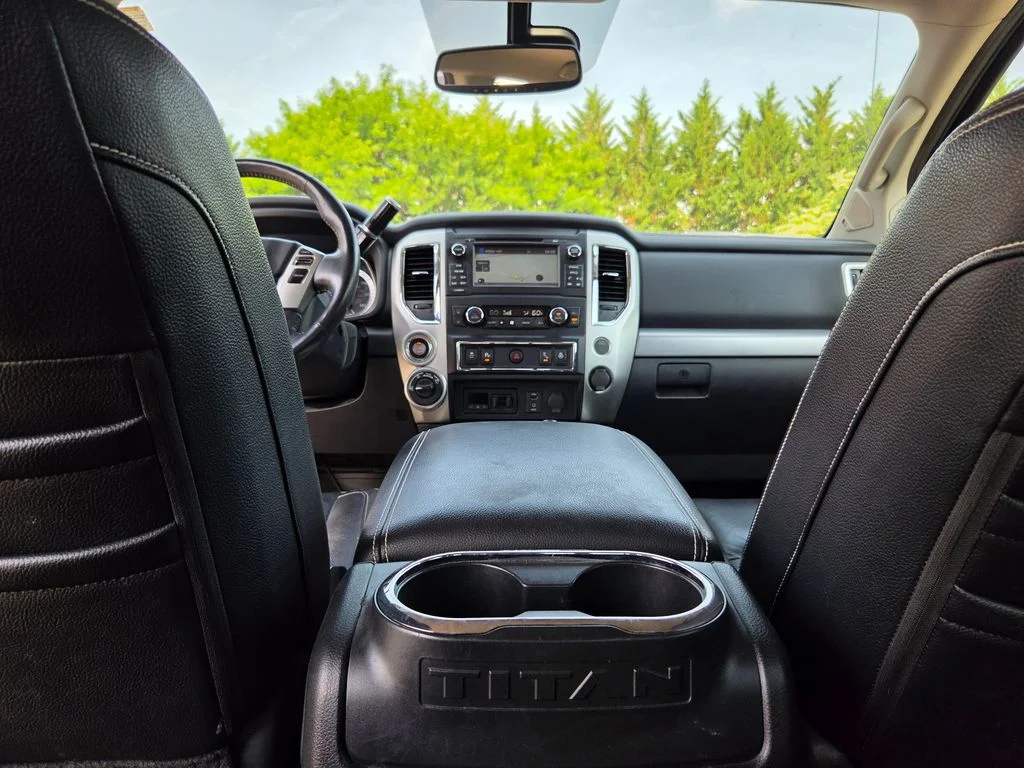 Used 2017 Silver Nissan PRO-4X image 24