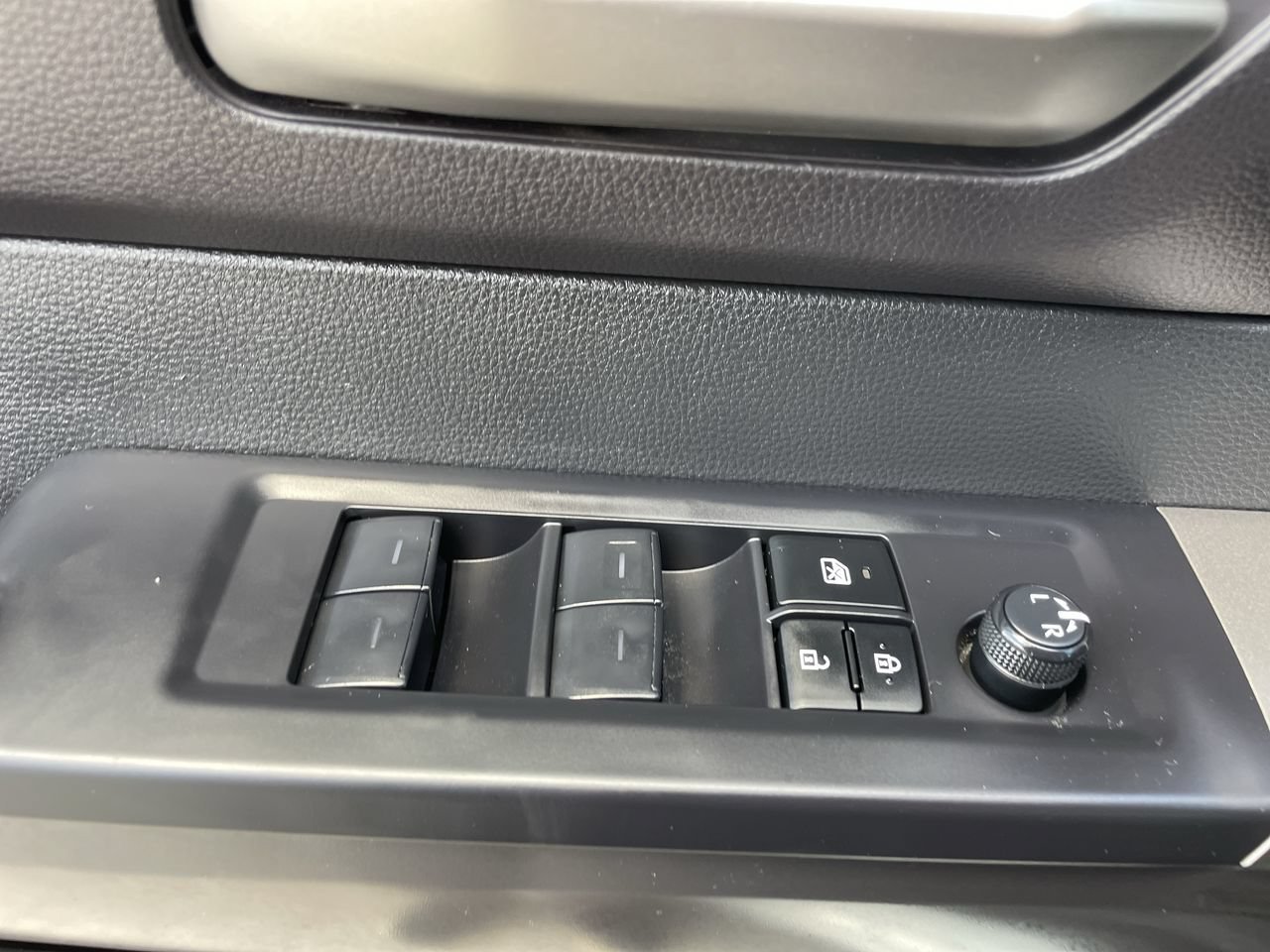 Used 2024 Ice Toyota SR5 image 17