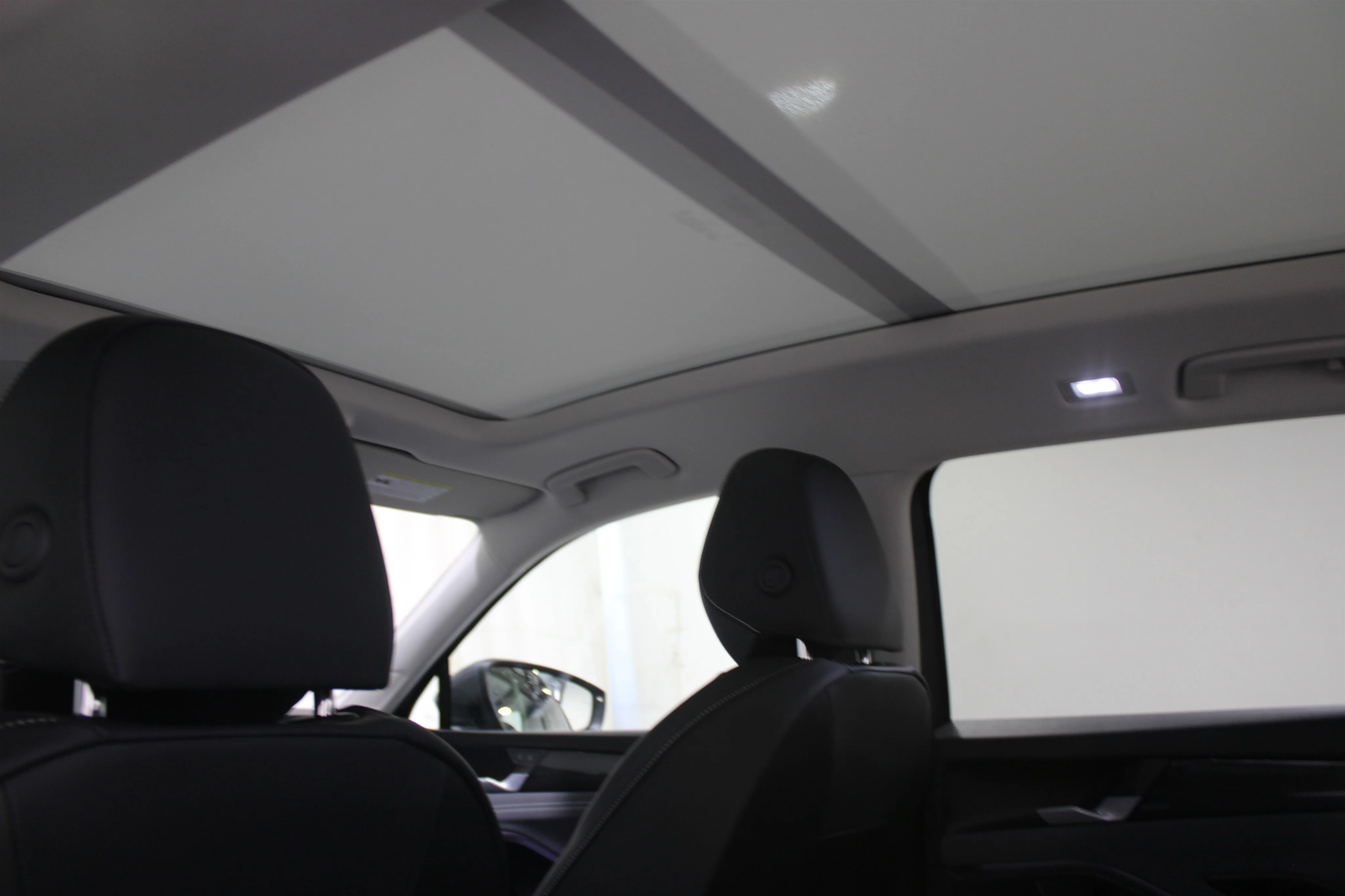 New 2026 Platinum Gray Metallic Volkswagen SE image 20