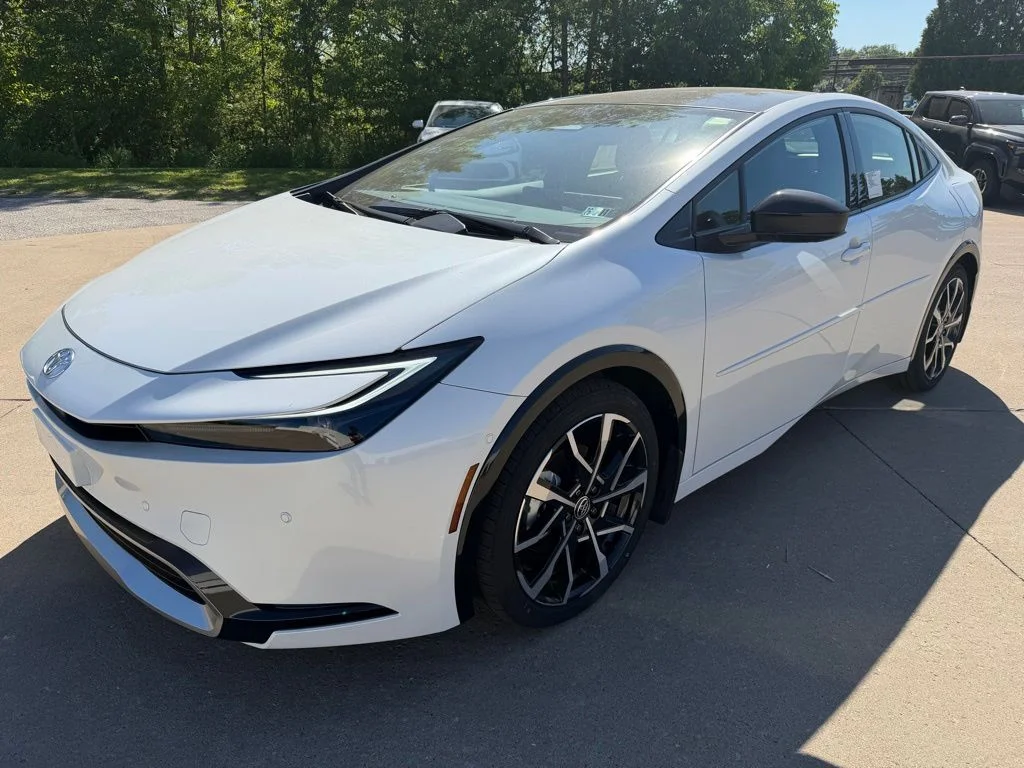 2026 Toyota Prius XSE Premium's photo