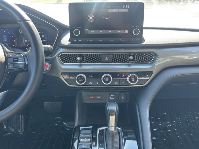 Used 2023 White Acura  image 20