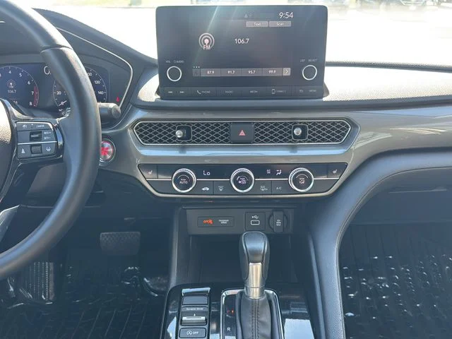 Used 2023 White Acura  image 20