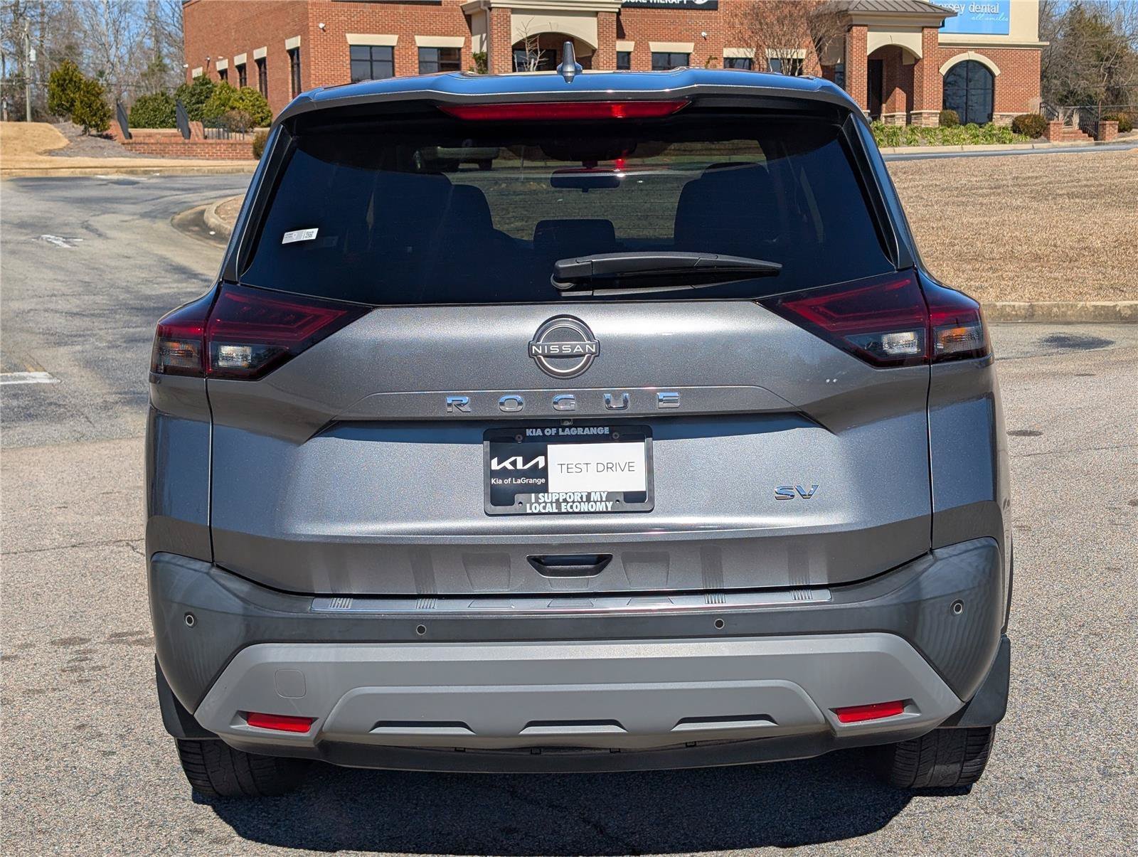 Used 2022 Silver Nissan SV image 9