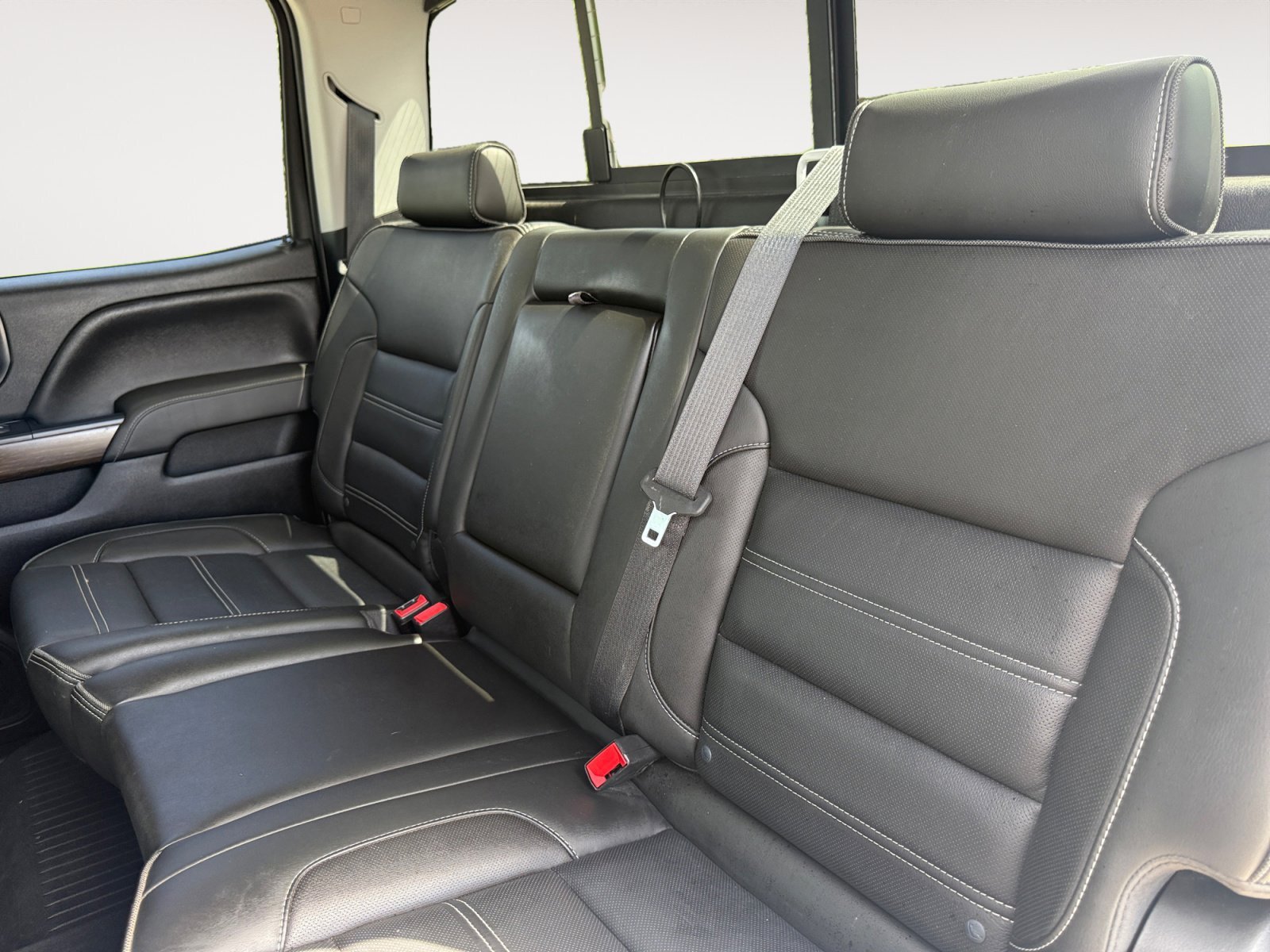 Used 2019 WHITE FROST TRICOAT GMC Denali image 24
