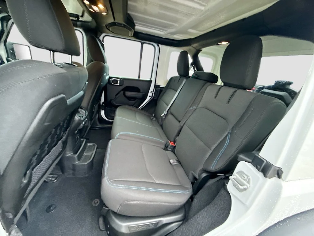 Used 2022 White Jeep Unlimited Rubicon 4xe image 28