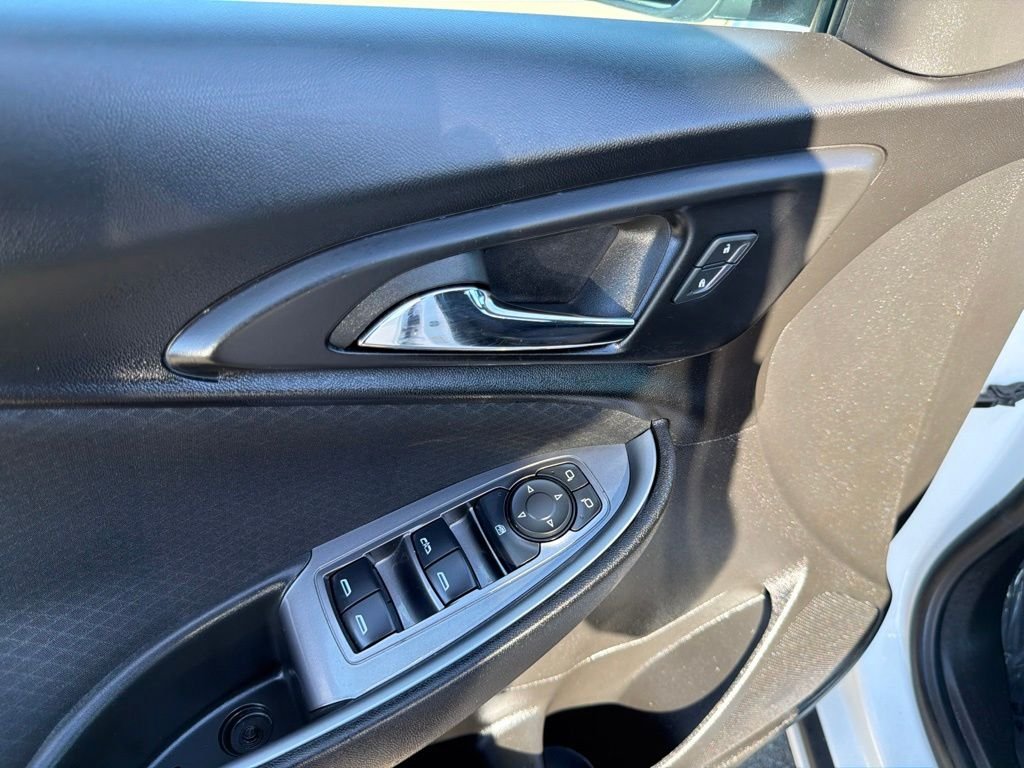 Used 2024 White Chevrolet LT image 14