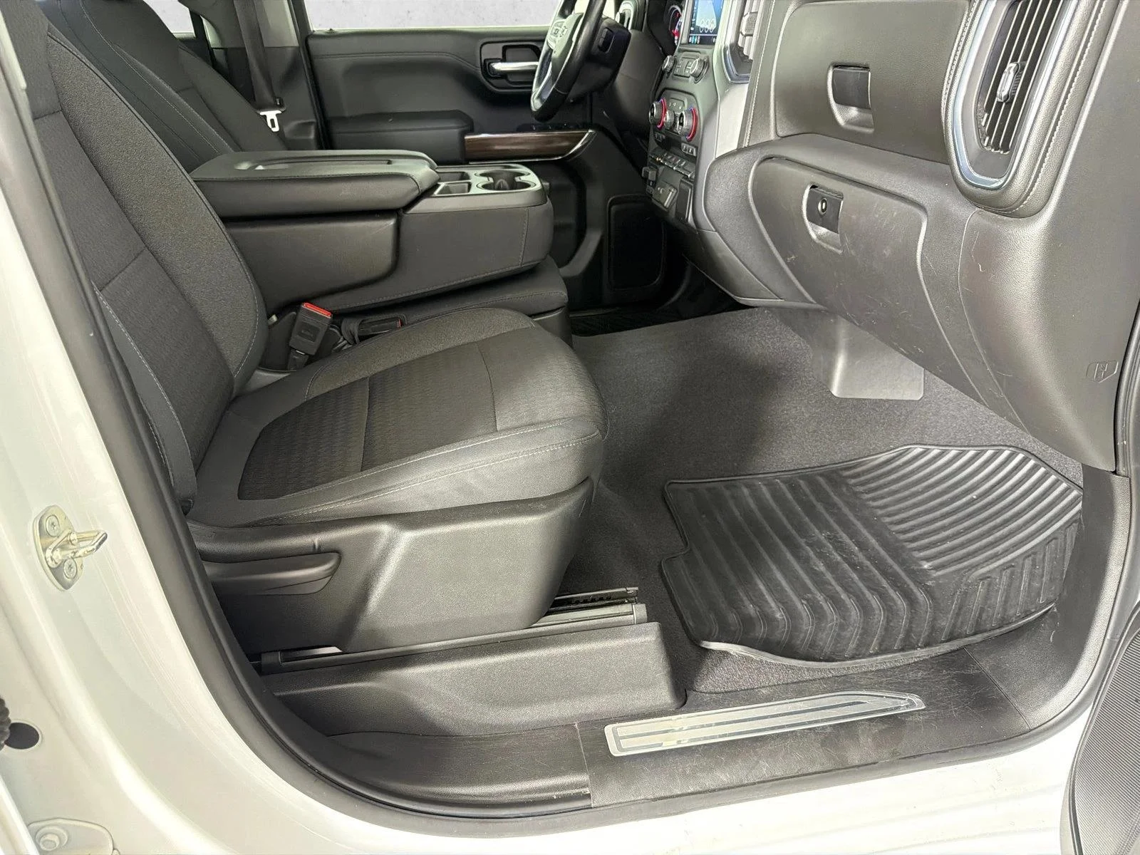 Used 2020 White Chevrolet RST image 13