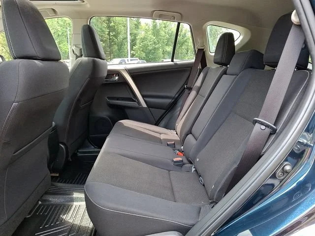 Used 2017 Blue Toyota XLE image 11